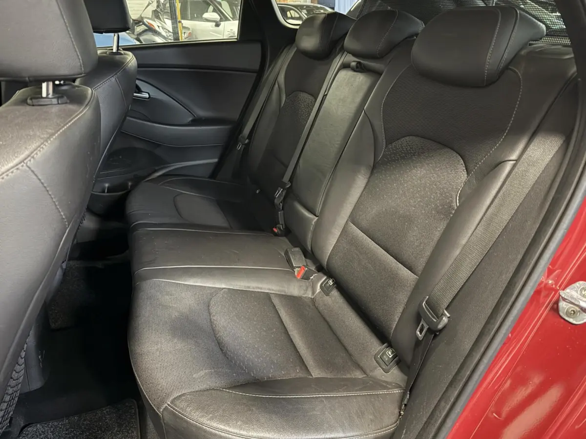 1.0 T-GDI Premium | Parkeersensoren | Camera | Stoel en stuurverwarming | Dodehoekdetectie | Cruise | Apple Carplay | Dealer onderhouden