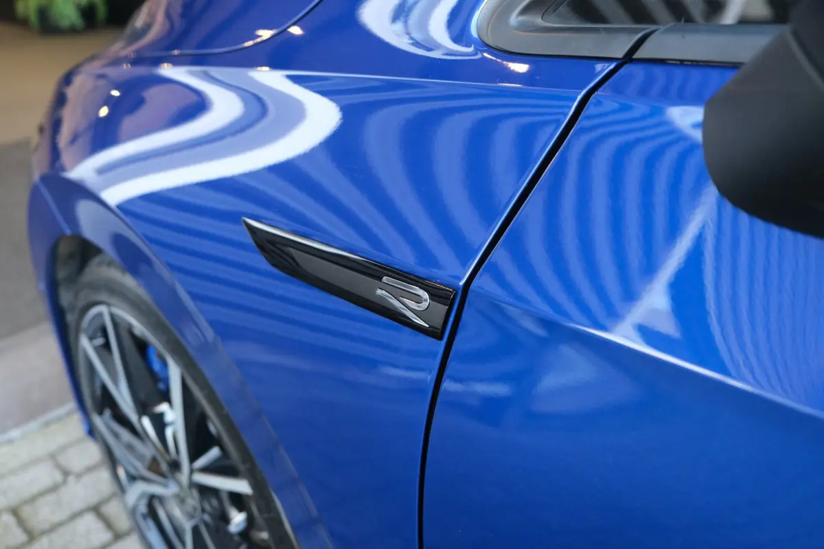 8 2.0 TSI R 4Motion PERFORMANCE Akra Led Cam Hud Acc