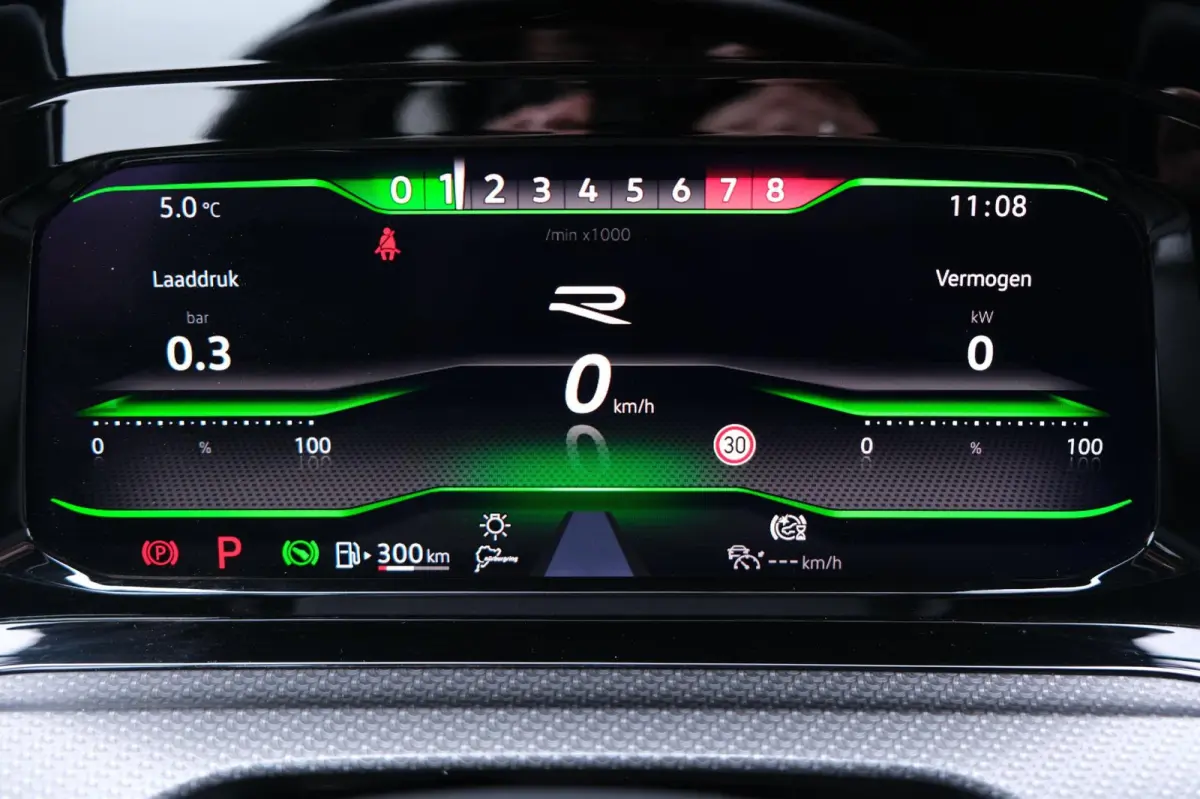 8 2.0 TSI R 4Motion PERFORMANCE Akra Led Cam Hud Acc