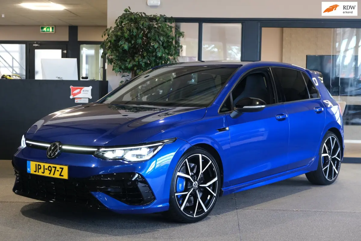8 2.0 TSI R 4Motion PERFORMANCE Akra Led Cam Hud Acc
