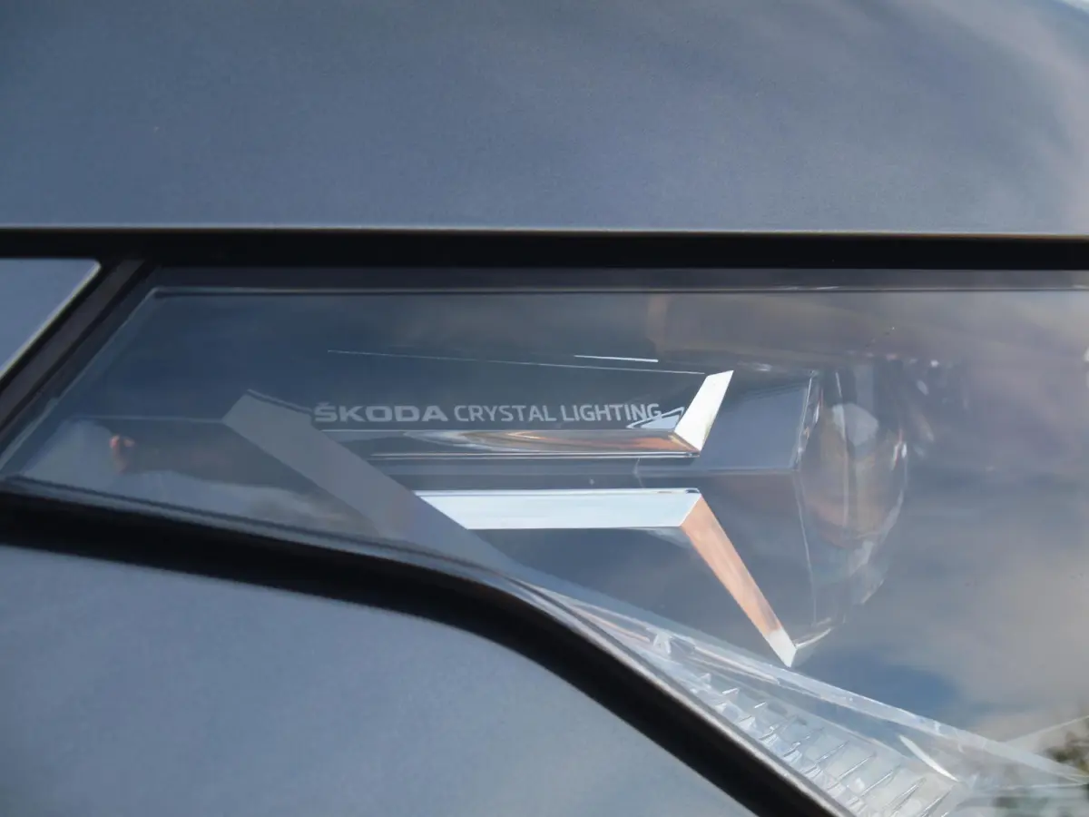 80 Sportline | SOH 97% | Camera | Sfeerverlichting | ACC | Sportstoelen | NL-Auto | Zware Accu |