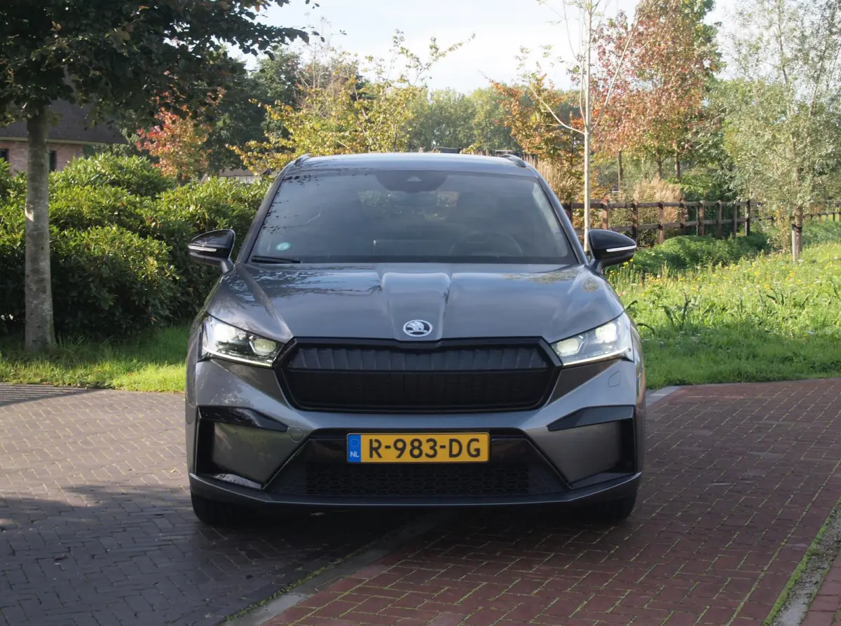 80 Sportline | SOH 97% | Camera | Sfeerverlichting | ACC | Sportstoelen | NL-Auto | Zware Accu |