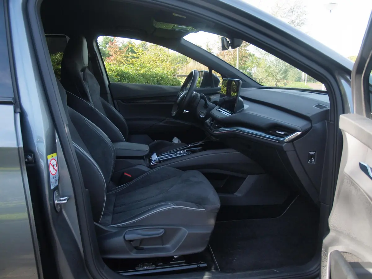 80 Sportline | SOH 97% | Camera | Sfeerverlichting | ACC | Sportstoelen | NL-Auto | Zware Accu |