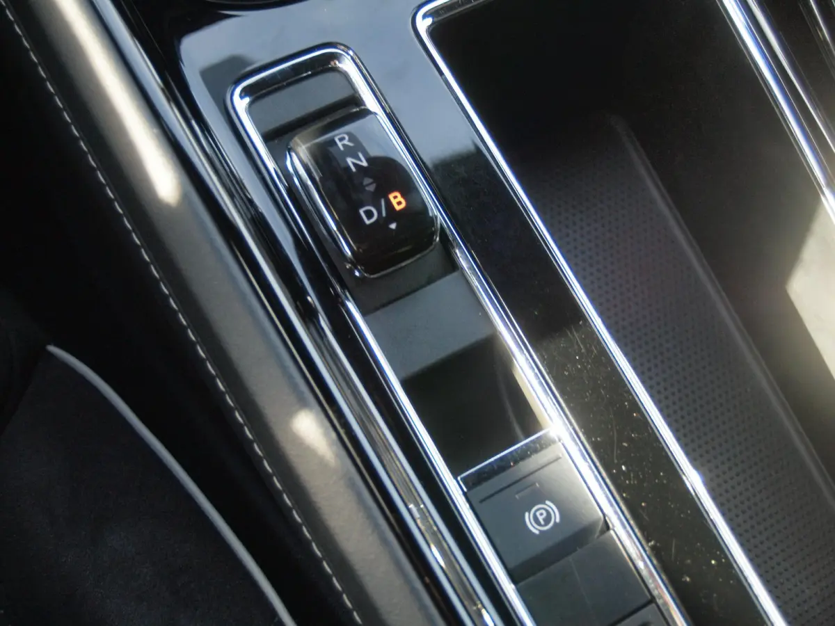 80 Sportline | SOH 97% | Camera | Sfeerverlichting | ACC | Sportstoelen | NL-Auto | Zware Accu |