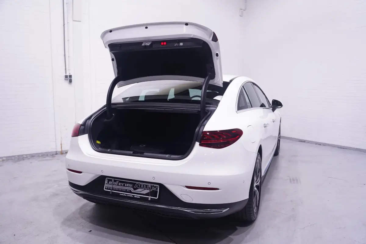 300 Apple Carplay DAB 2-Zone Clima LED elek. Stoelen met Memory Stoelverwarming voor Achteruitrijcamera LMV 19" Draadloos telefoonladen