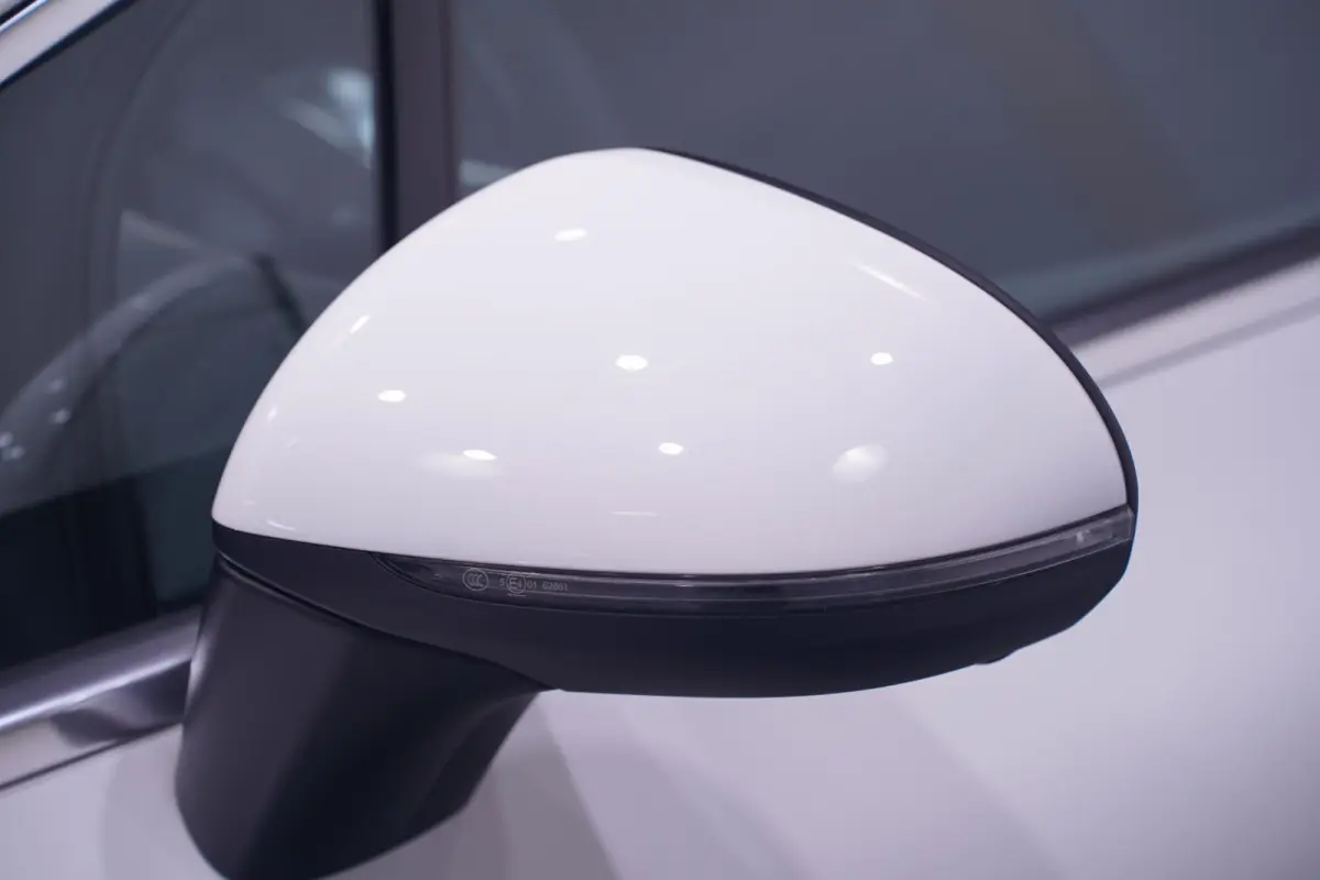 300 Apple Carplay DAB 2-Zone Clima LED elek. Stoelen met Memory Stoelverwarming voor Achteruitrijcamera LMV 19" Draadloos telefoonladen