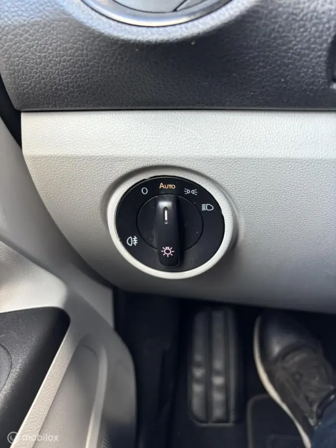 1.0 5DRS AIRCO CRUISE LED PDC LMV
