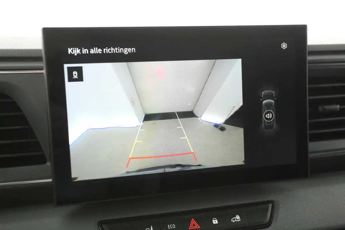 3,5t Long Range 87 kWh L2H2 | NIEUW | Snelladen | SOH 99% | Clima | Carplay | 2500kg Trekgew. | Virtual | Camera | 3 Zits | LED