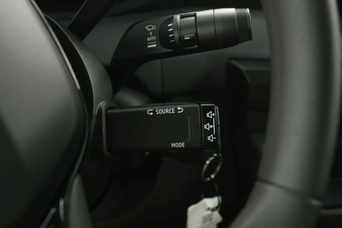3,5t Long Range 87 kWh L2H2 | NIEUW | Snelladen | SOH 99% | Clima | Carplay | 2500kg Trekgew. | Virtual | Camera | 3 Zits | LED