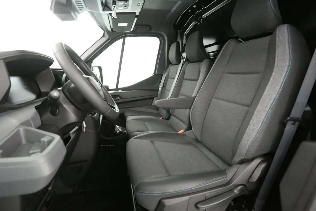 3,5t Long Range 87 kWh L2H2 | NIEUW | Snelladen | SOH 99% | Clima | Carplay | 2500kg Trekgew. | Virtual | Camera | 3 Zits | LED