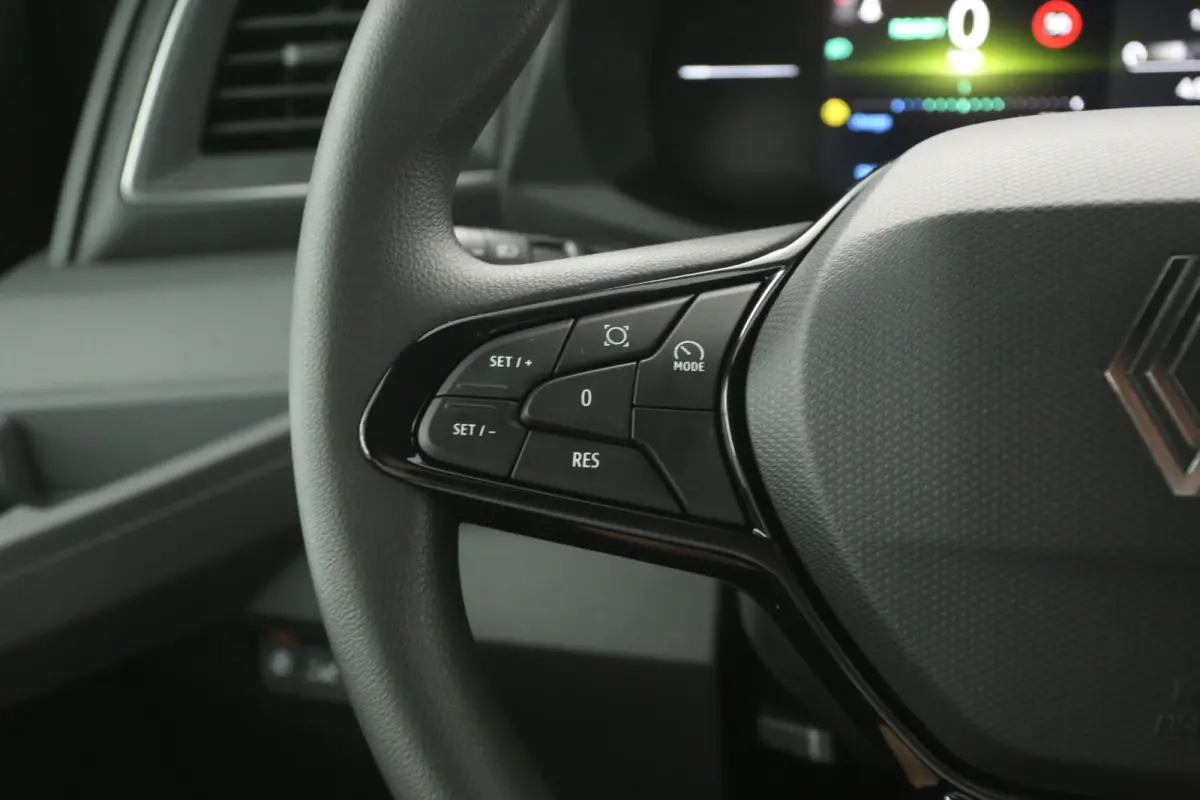 3,5t Long Range 87 kWh L2H2 | NIEUW | Snelladen | SOH 99% | Clima | Carplay | 2500kg Trekgew. | Virtual | Camera | 3 Zits | LED