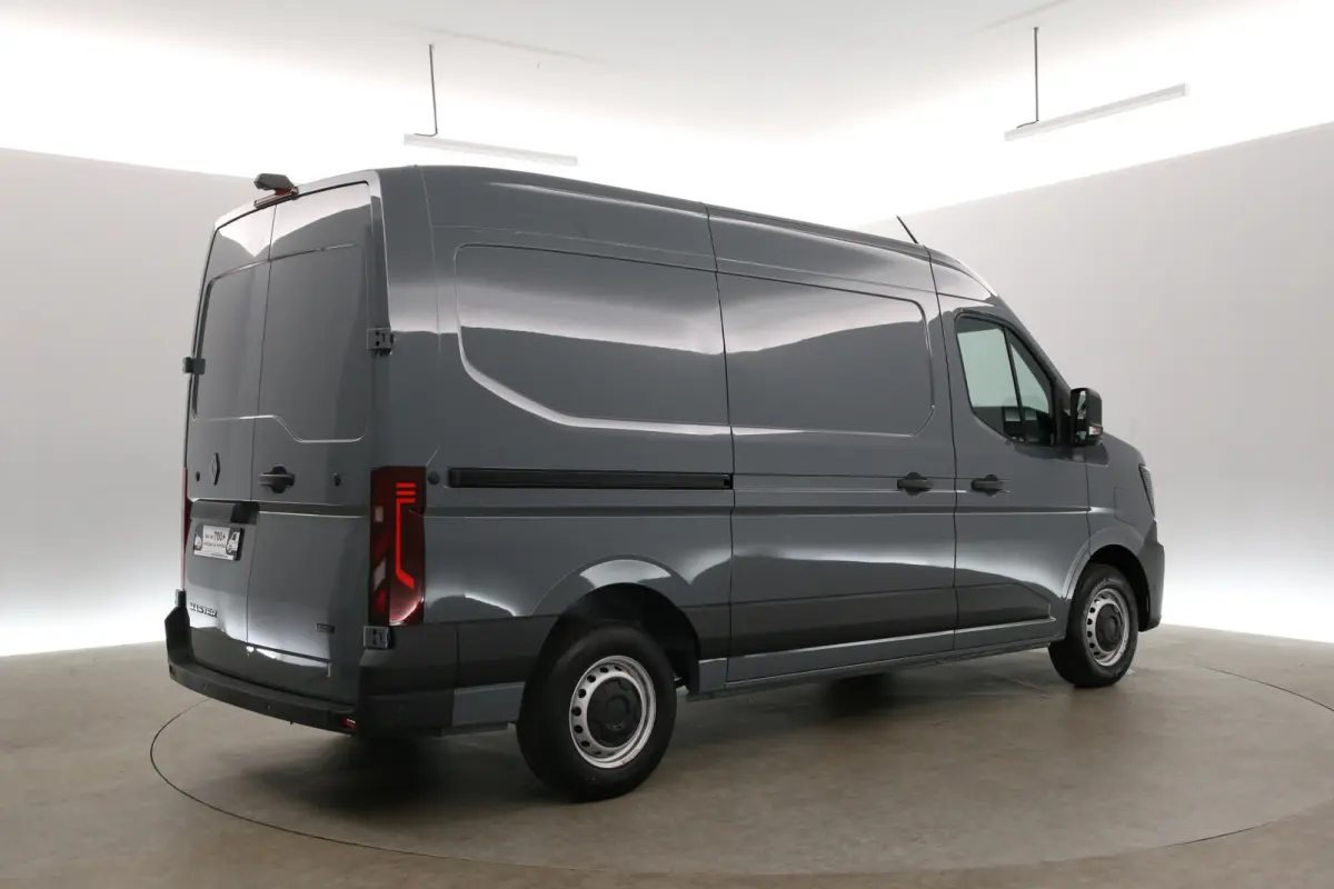 3,5t Long Range 87 kWh L2H2 | NIEUW | Snelladen | SOH 99% | Clima | Carplay | 2500kg Trekgew. | Virtual | Camera | 3 Zits | LED