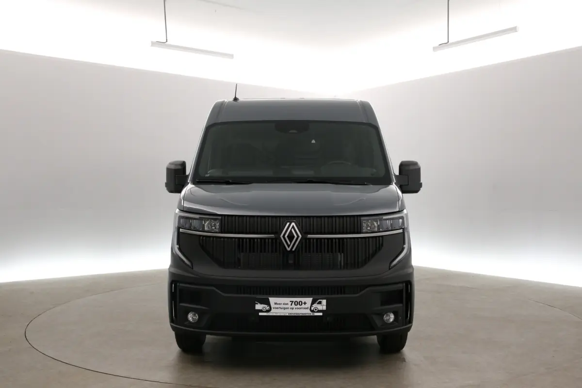 3,5t Long Range 87 kWh L2H2 | NIEUW | Snelladen | SOH 99% | Clima | Carplay | 2500kg Trekgew. | Virtual | Camera | 3 Zits | LED