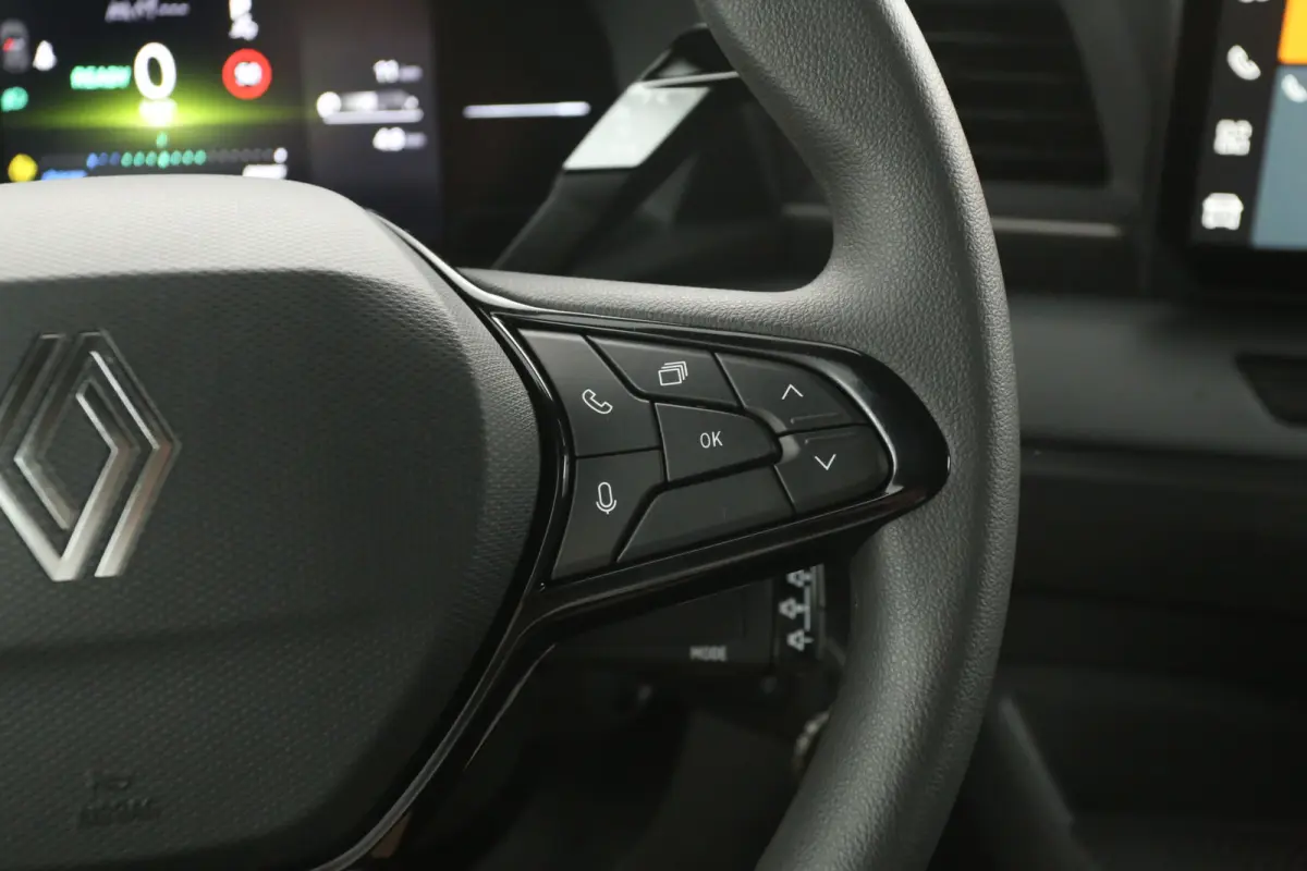 3,5t Long Range 87 kWh L2H2 | NIEUW | Snelladen | SOH 99% | Clima | Carplay | 2500kg Trekgew. | Virtual | Camera | 3 Zits | LED