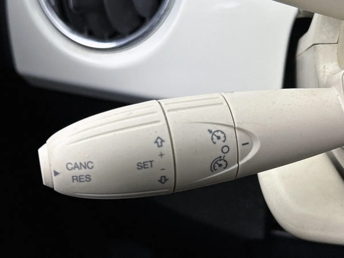 0.9 TwinAir Turbo Collezione | PANORAMADAK | BLUETOOTH | CRUISE CONTROL | PARKEERSENSOREN ACHTER | LICHTMETALEN VELGEN | AIRCO | DIGITAL COCKPIT | NAVIGATIE | DAB RADIO | MULTIFUNCTIONEEL ST
