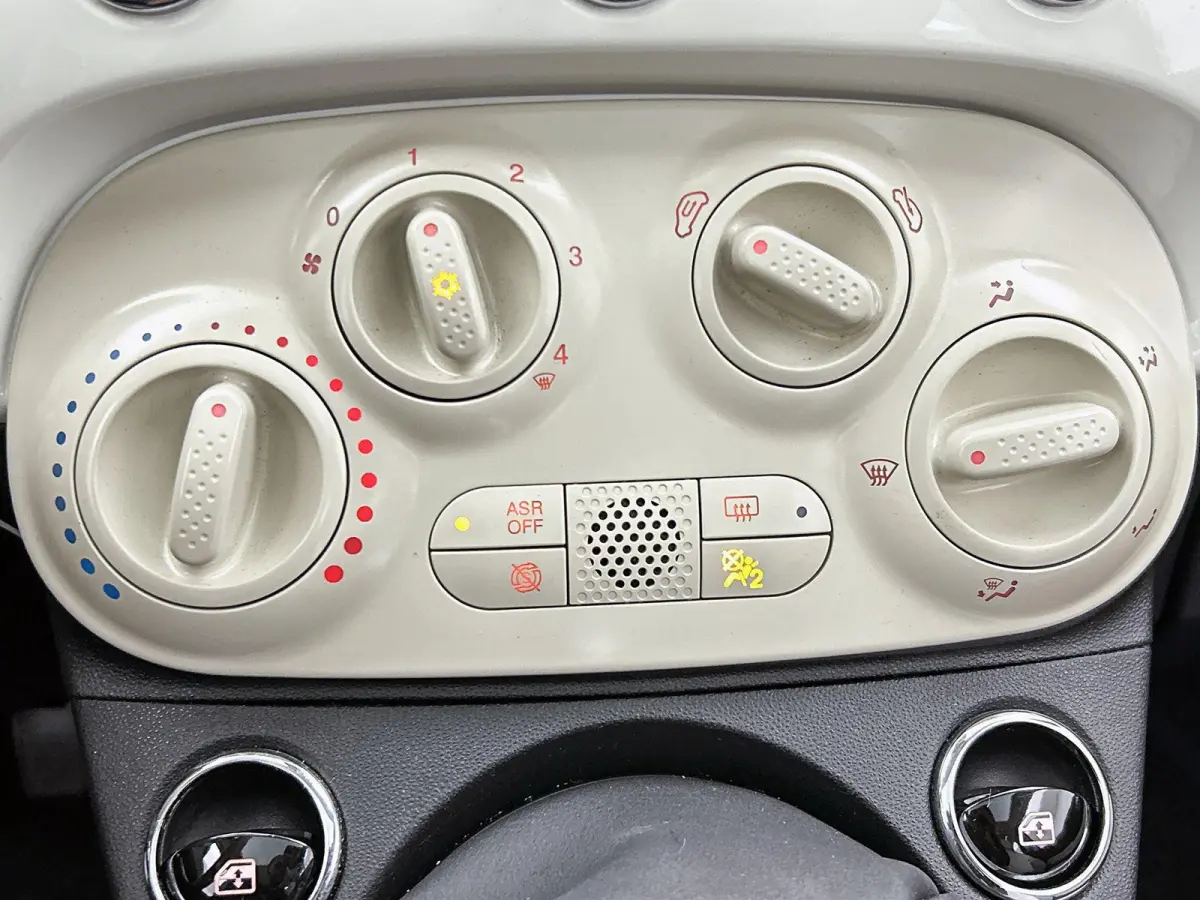 0.9 TwinAir Turbo Collezione | PANORAMADAK | BLUETOOTH | CRUISE CONTROL | PARKEERSENSOREN ACHTER | LICHTMETALEN VELGEN | AIRCO | DIGITAL COCKPIT | NAVIGATIE | DAB RADIO | MULTIFUNCTIONEEL ST