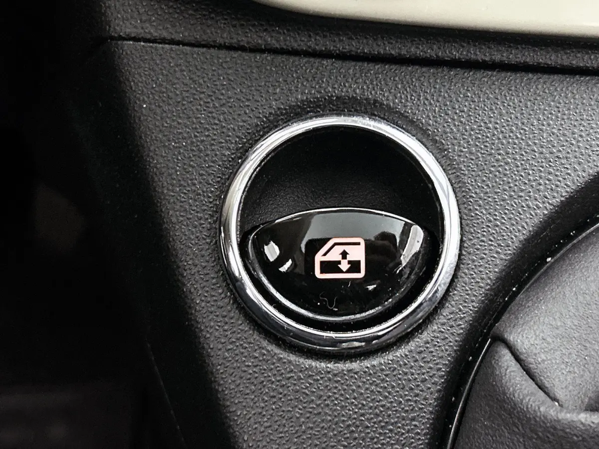 0.9 TwinAir Turbo Collezione | PANORAMADAK | BLUETOOTH | CRUISE CONTROL | PARKEERSENSOREN ACHTER | LICHTMETALEN VELGEN | AIRCO | DIGITAL COCKPIT | NAVIGATIE | DAB RADIO | MULTIFUNCTIONEEL ST