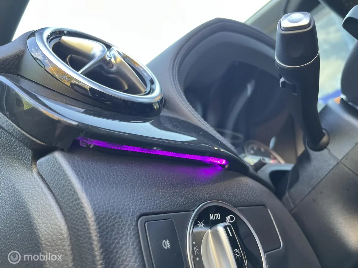 180 Business Solution AMG Upgrade Edition Panoramadak, Trekhaak, Sfeerverlichting