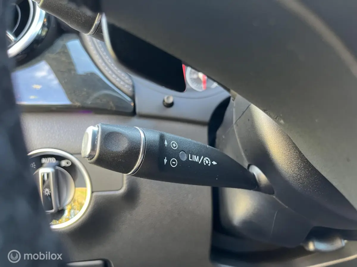 180 Business Solution AMG Upgrade Edition Panoramadak, Trekhaak, Sfeerverlichting