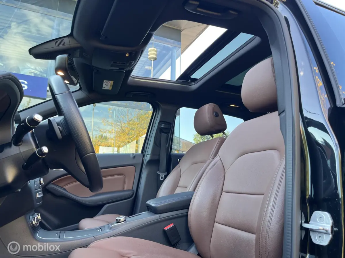 180 Business Solution AMG Upgrade Edition Panoramadak, Trekhaak, Sfeerverlichting