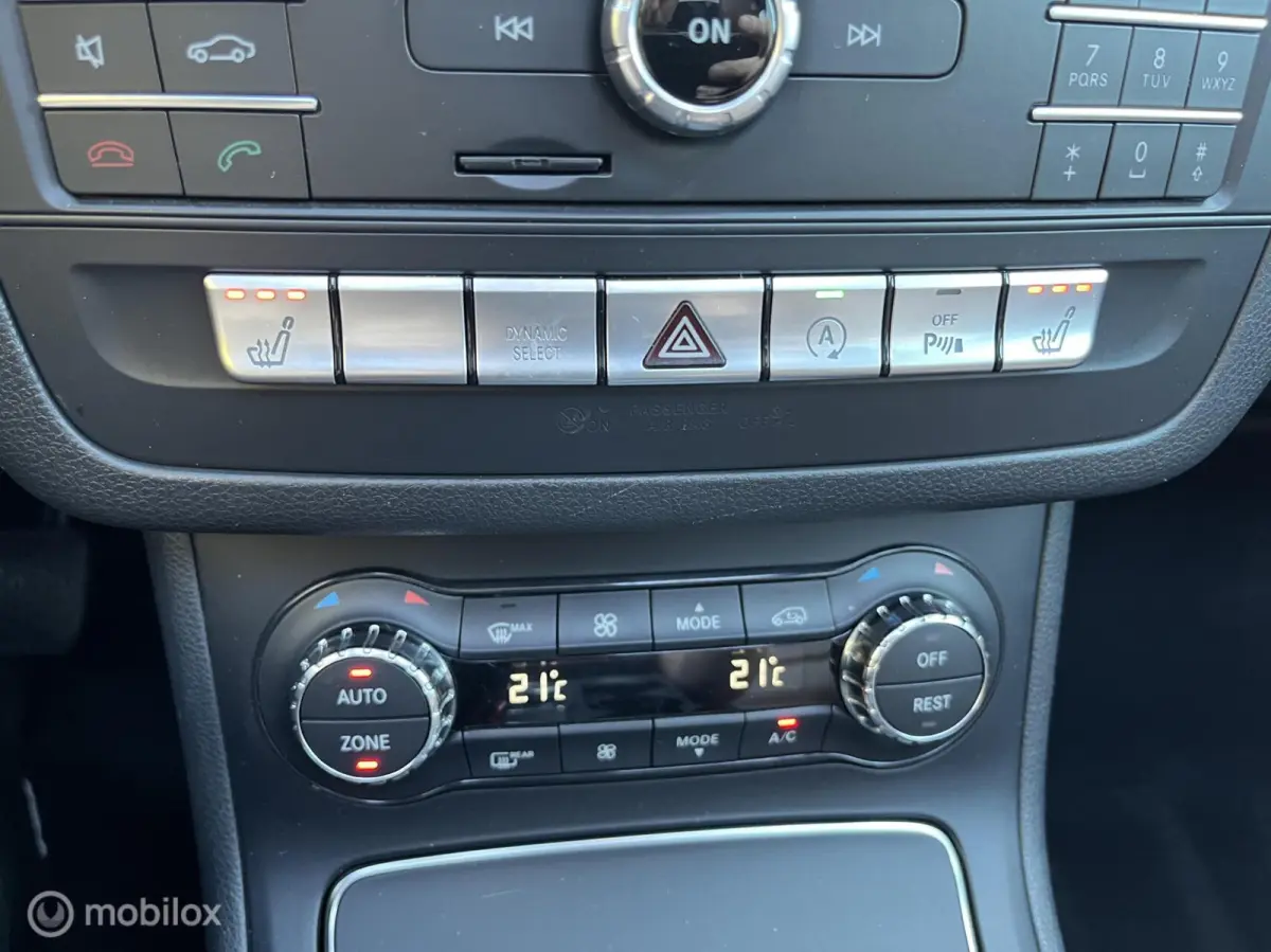 180 Business Solution AMG Upgrade Edition Panoramadak, Trekhaak, Sfeerverlichting