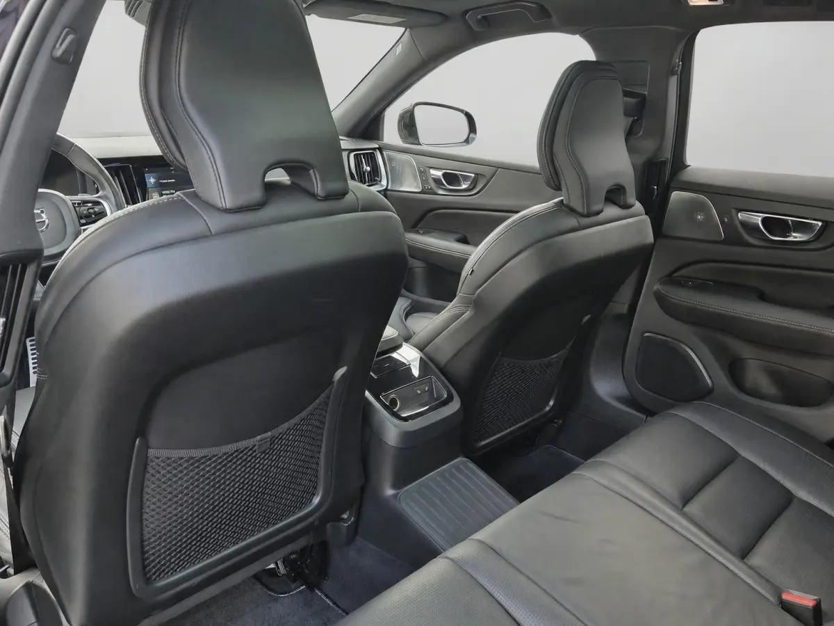 T6 Hybrid AWD R-Design | Pano | Bowers&Wilkins | Trekhaak | Stoelventilatie | Styling kit | Rijklaarprijs