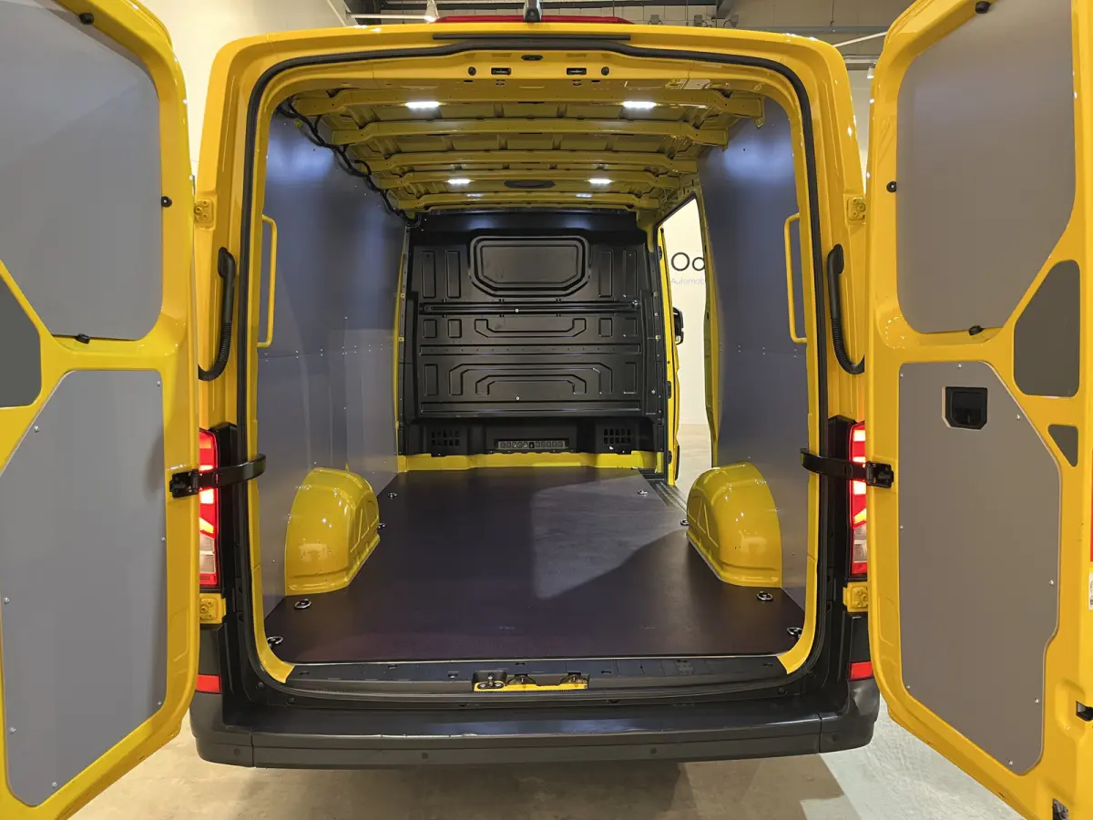 35 2.0 TDI L3H2 140 PK / Euro 6 / Airco / Camera / Carplay