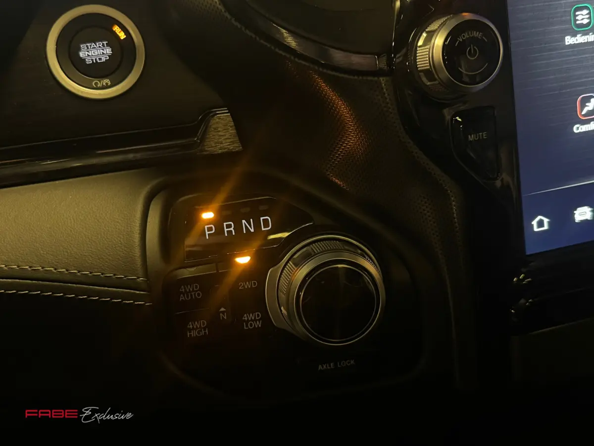 1500 5.7 V8 4x4 Crew Cab Limited / NAP / H/K / 360 Camera / HUD / Trekhaak / Stoelventilatie / Stuurverwarming / Keyless