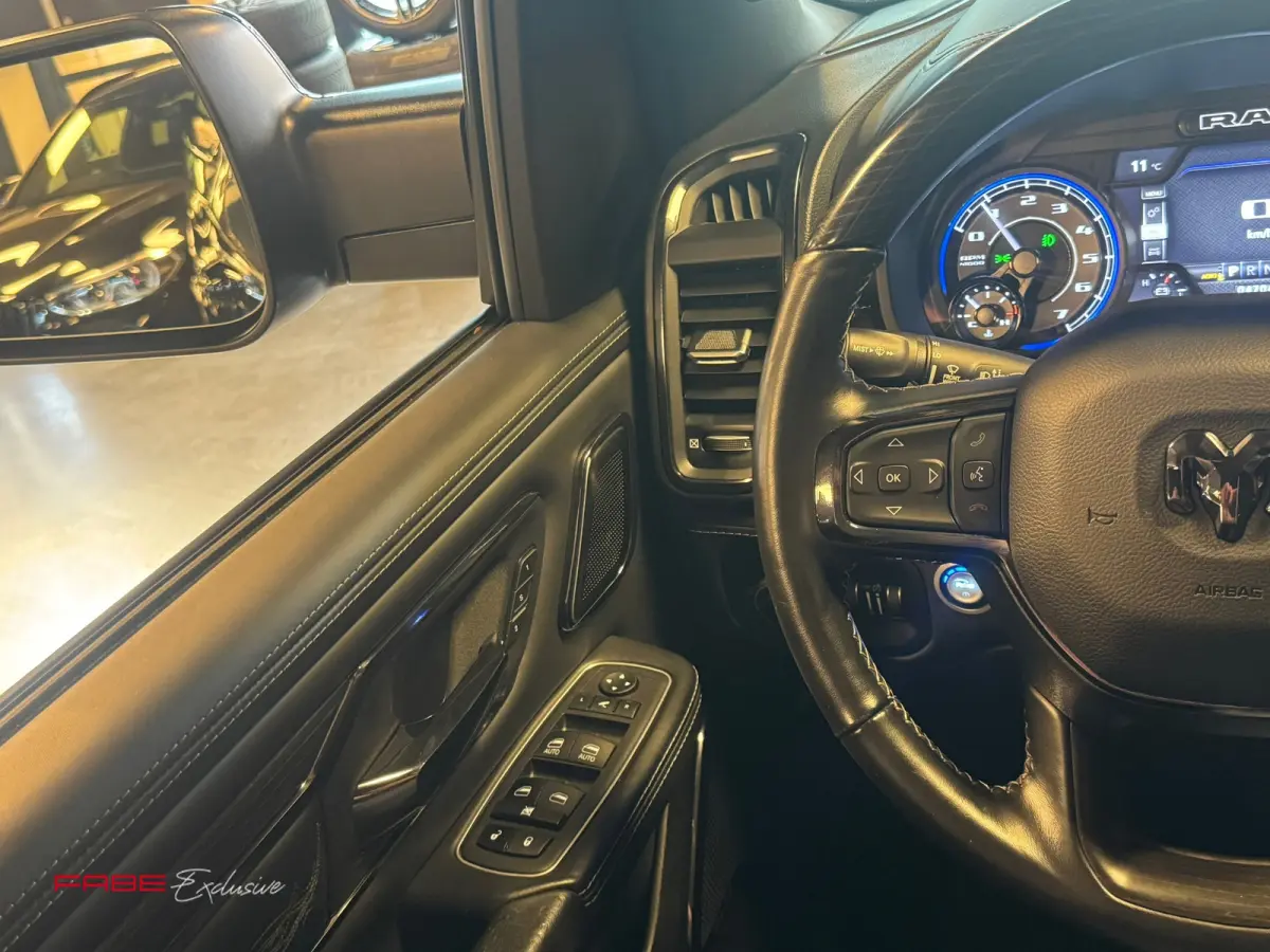 1500 5.7 V8 4x4 Crew Cab Limited / NAP / H/K / 360 Camera / HUD / Trekhaak / Stoelventilatie / Stuurverwarming / Keyless