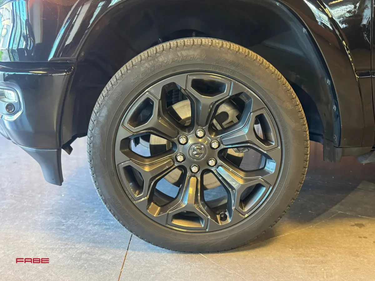 1500 5.7 V8 4x4 Crew Cab Limited / NAP / H/K / 360 Camera / HUD / Trekhaak / Stoelventilatie / Stuurverwarming / Keyless