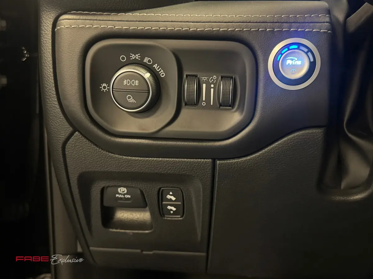 1500 5.7 V8 4x4 Crew Cab Limited / NAP / H/K / 360 Camera / HUD / Trekhaak / Stoelventilatie / Stuurverwarming / Keyless