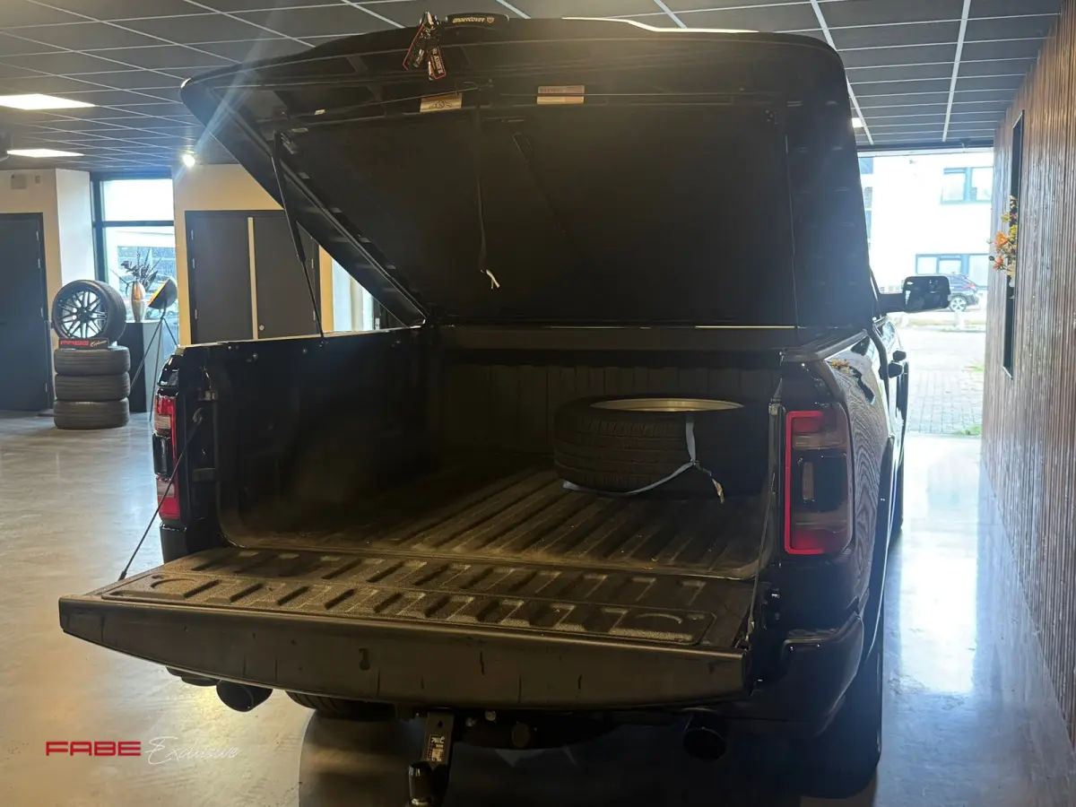 1500 5.7 V8 4x4 Crew Cab Limited / NAP / H/K / 360 Camera / HUD / Trekhaak / Stoelventilatie / Stuurverwarming / Keyless