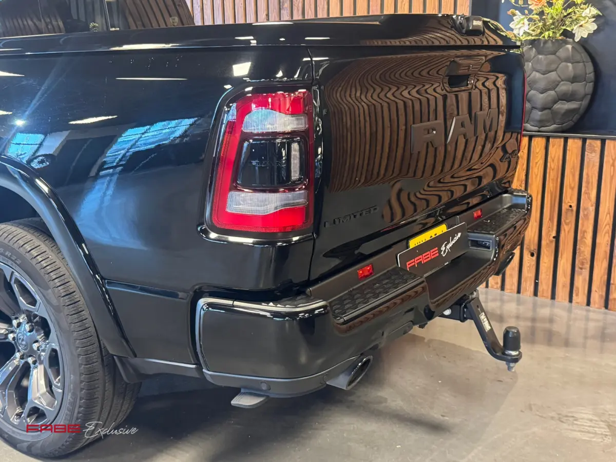 1500 5.7 V8 4x4 Crew Cab Limited / NAP / H/K / 360 Camera / HUD / Trekhaak / Stoelventilatie / Stuurverwarming / Keyless