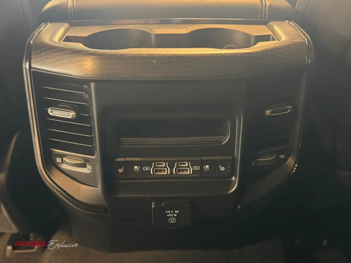 1500 5.7 V8 4x4 Crew Cab Limited / NAP / H/K / 360 Camera / HUD / Trekhaak / Stoelventilatie / Stuurverwarming / Keyless