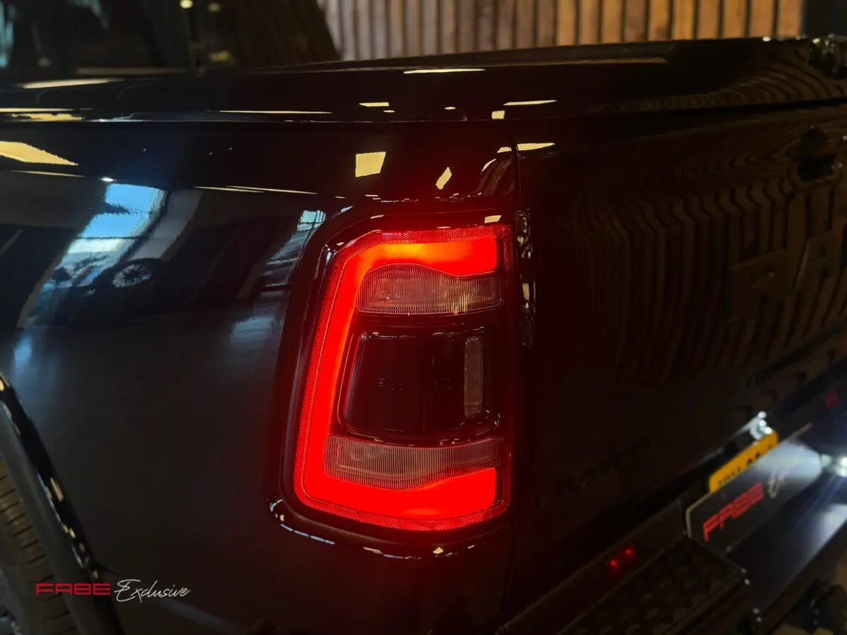 1500 5.7 V8 4x4 Crew Cab Limited / NAP / H/K / 360 Camera / HUD / Trekhaak / Stoelventilatie / Stuurverwarming / Keyless
