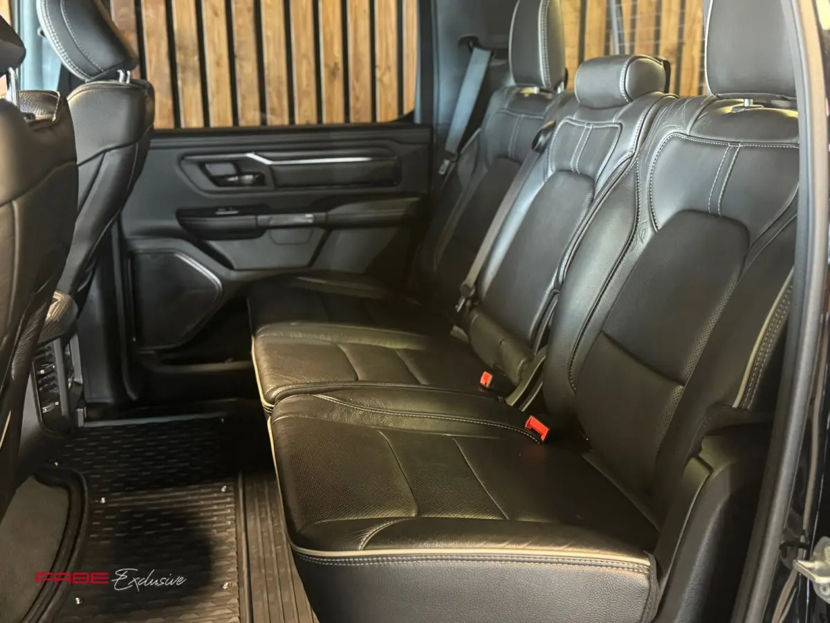 1500 5.7 V8 4x4 Crew Cab Limited / NAP / H/K / 360 Camera / HUD / Trekhaak / Stoelventilatie / Stuurverwarming / Keyless