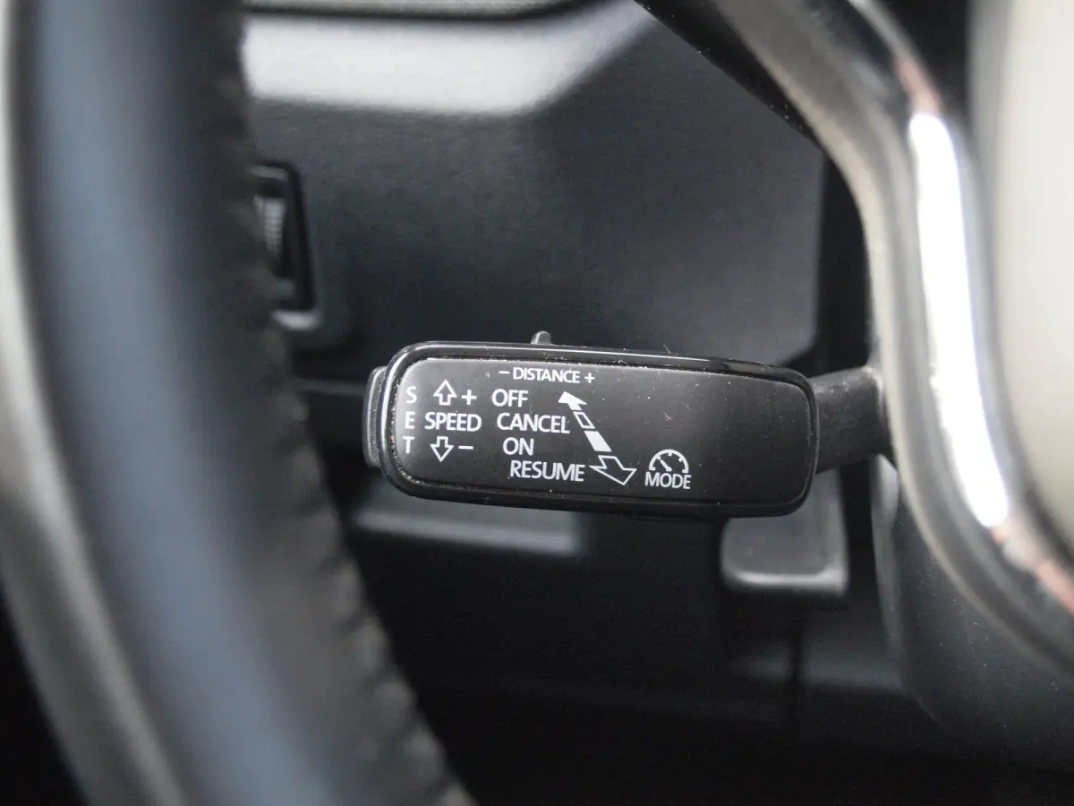 1.0 TSI Business Edition | DSG Automaat | Cruise control adaptief | Phoenix orange | Digitaal instrumentenpaneel | NL-Auto |
