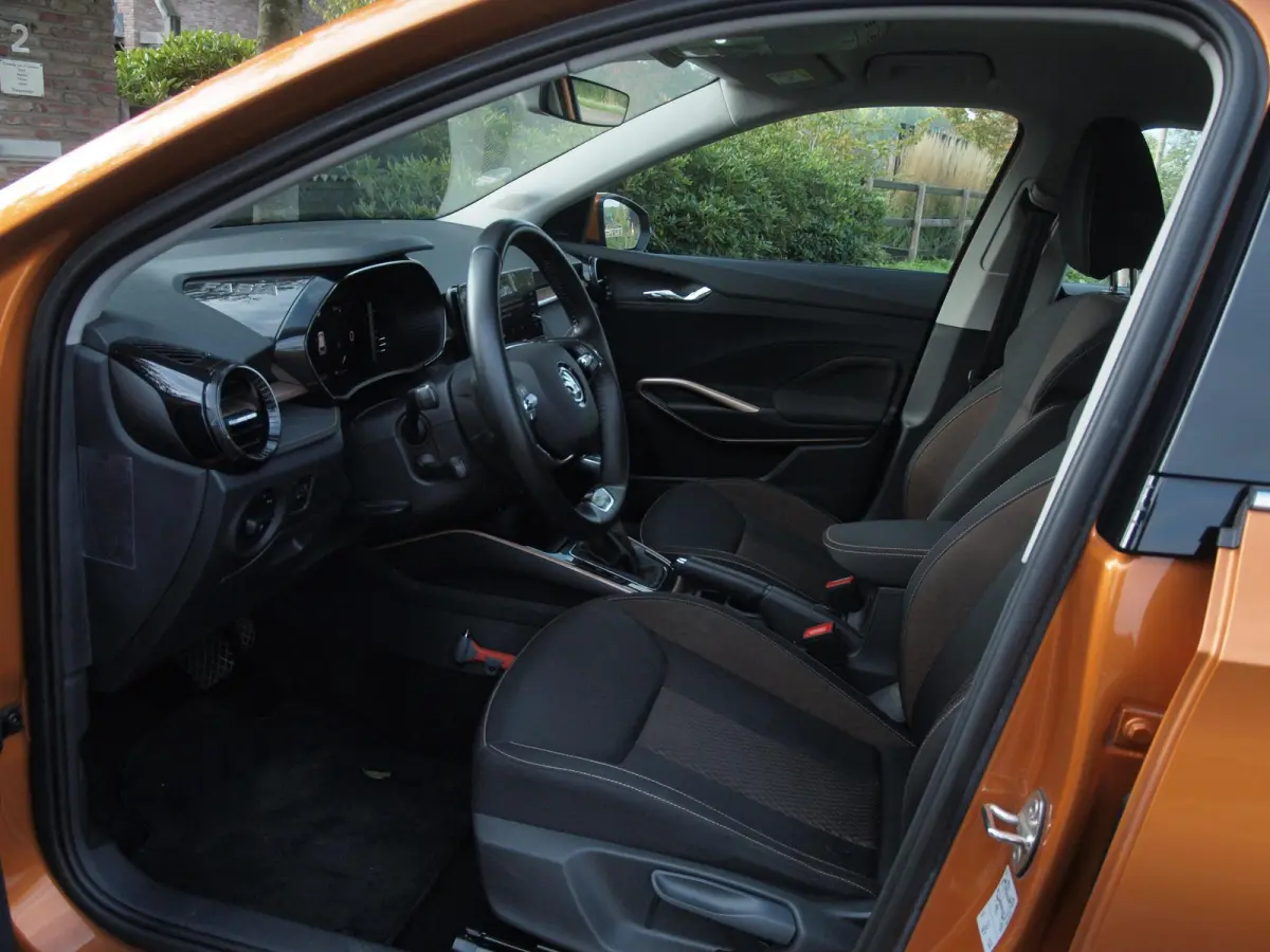 1.0 TSI Business Edition | DSG Automaat | Cruise control adaptief | Phoenix orange | Digitaal instrumentenpaneel | NL-Auto |