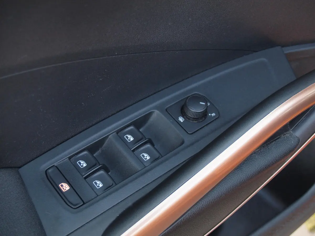 1.0 TSI Business Edition | DSG Automaat | Cruise control adaptief | Phoenix orange | Digitaal instrumentenpaneel | NL-Auto |