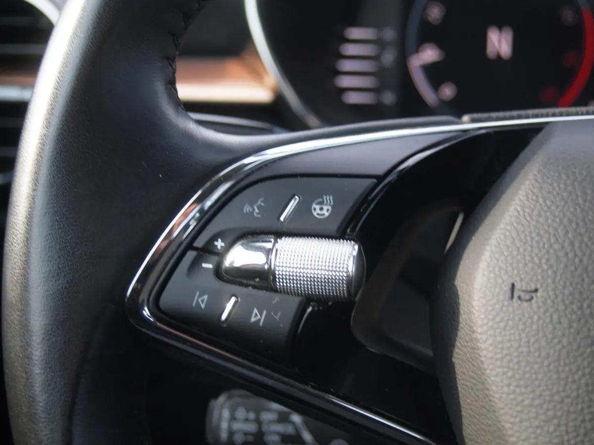 1.0 TSI Business Edition | DSG Automaat | Cruise control adaptief | Phoenix orange | Digitaal instrumentenpaneel | NL-Auto |