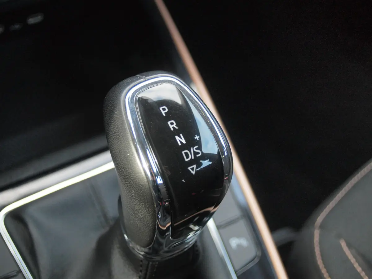1.0 TSI Business Edition | DSG Automaat | Cruise control adaptief | Phoenix orange | Digitaal instrumentenpaneel | NL-Auto |