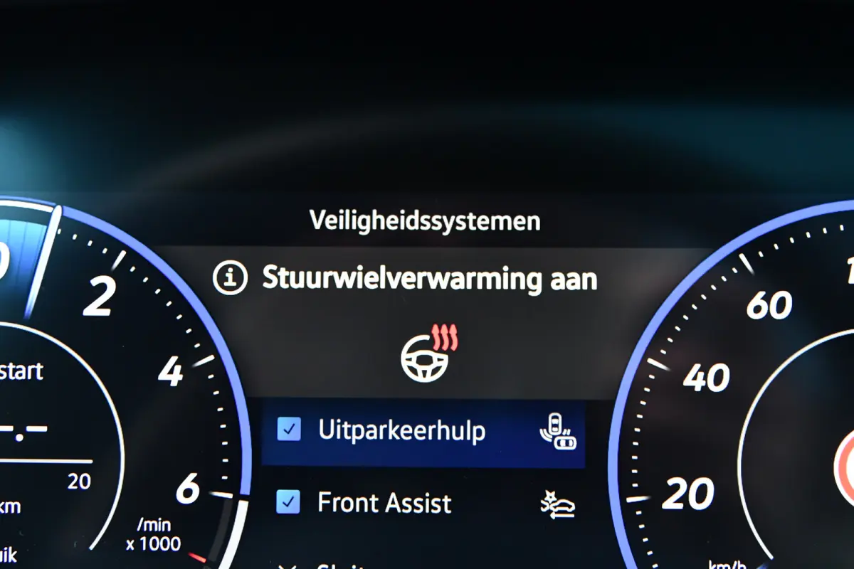 3.0 TSi eHybrid 4MOTION R-Line, Nachtzicht, Massage, Softclose, Luchtv, Dynaudio, Koeling, HUD, 360, Pano!