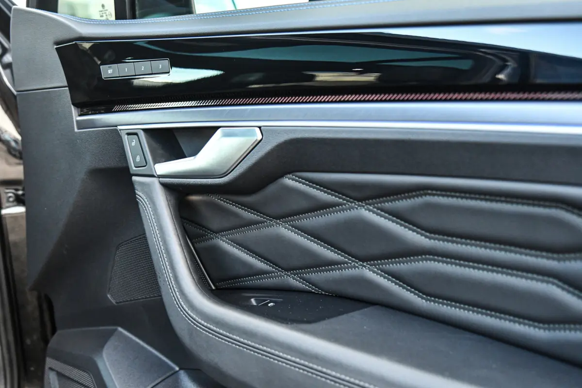 3.0 TSi eHybrid 4MOTION R-Line, Nachtzicht, Massage, Softclose, Luchtv, Dynaudio, Koeling, HUD, 360, Pano!