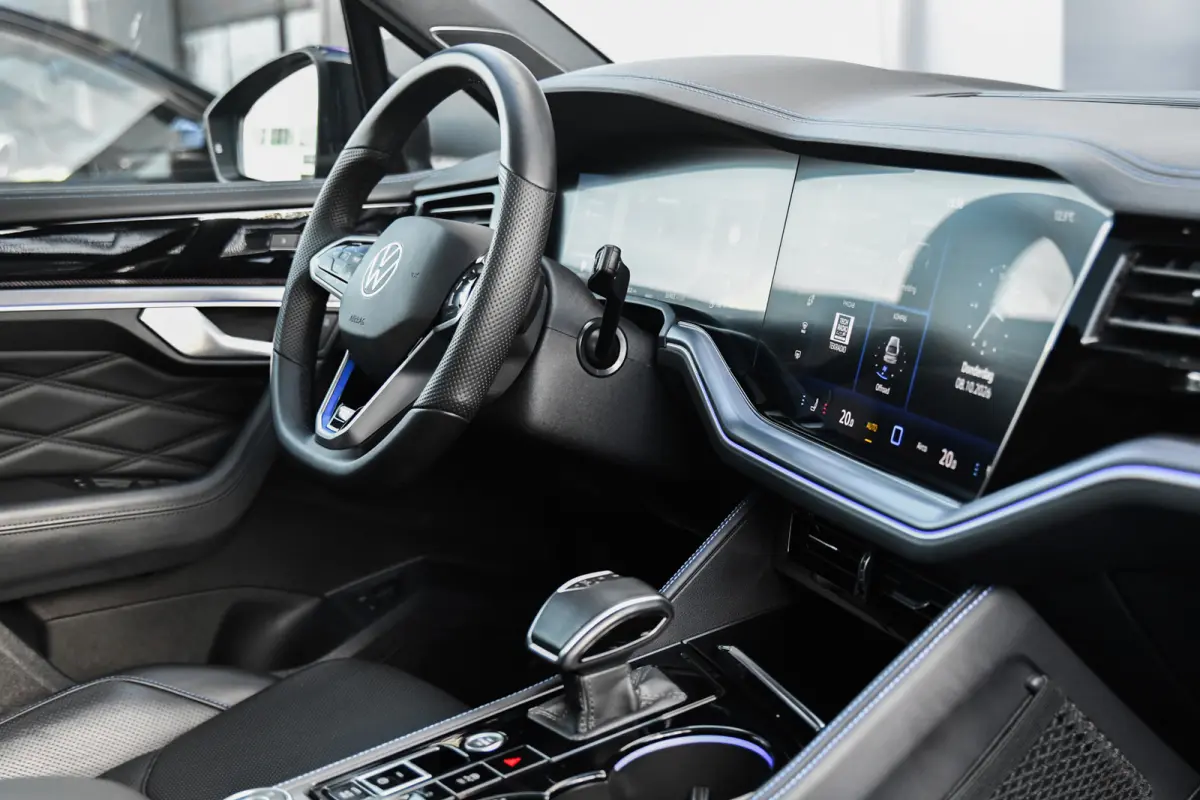 3.0 TSi eHybrid 4MOTION R-Line, Nachtzicht, Massage, Softclose, Luchtv, Dynaudio, Koeling, HUD, 360, Pano!