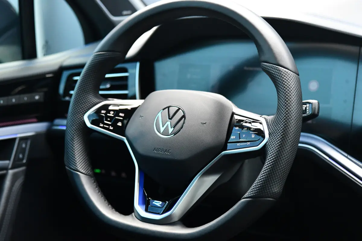 3.0 TSi eHybrid 4MOTION R-Line, Nachtzicht, Massage, Softclose, Luchtv, Dynaudio, Koeling, HUD, 360, Pano!