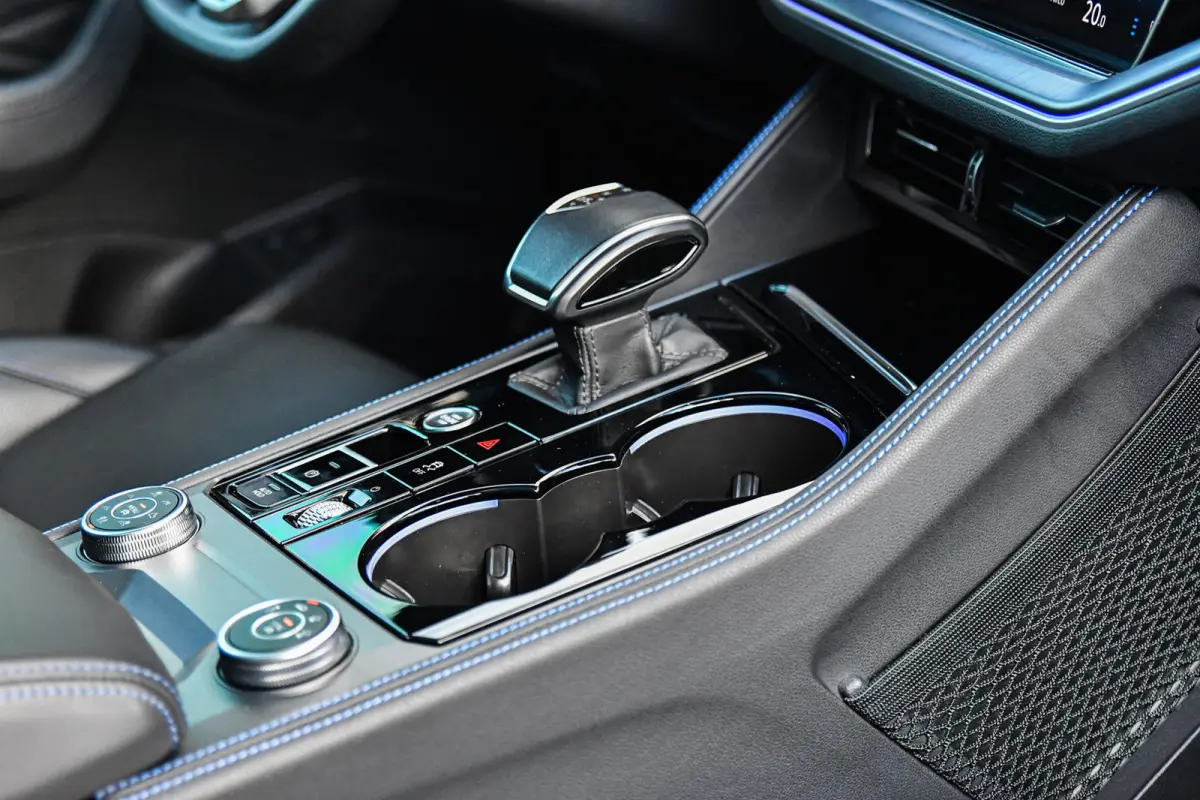 3.0 TSi eHybrid 4MOTION R-Line, Nachtzicht, Massage, Softclose, Luchtv, Dynaudio, Koeling, HUD, 360, Pano!