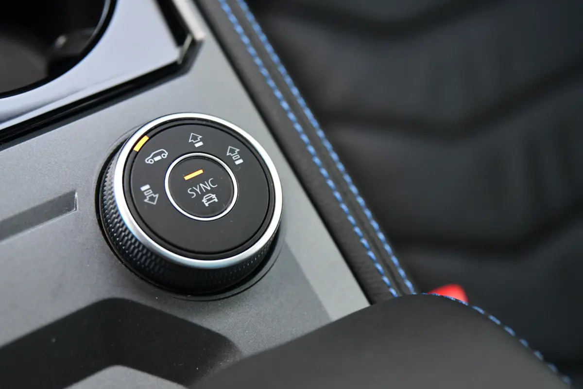 3.0 TSi eHybrid 4MOTION R-Line, Nachtzicht, Massage, Softclose, Luchtv, Dynaudio, Koeling, HUD, 360, Pano!