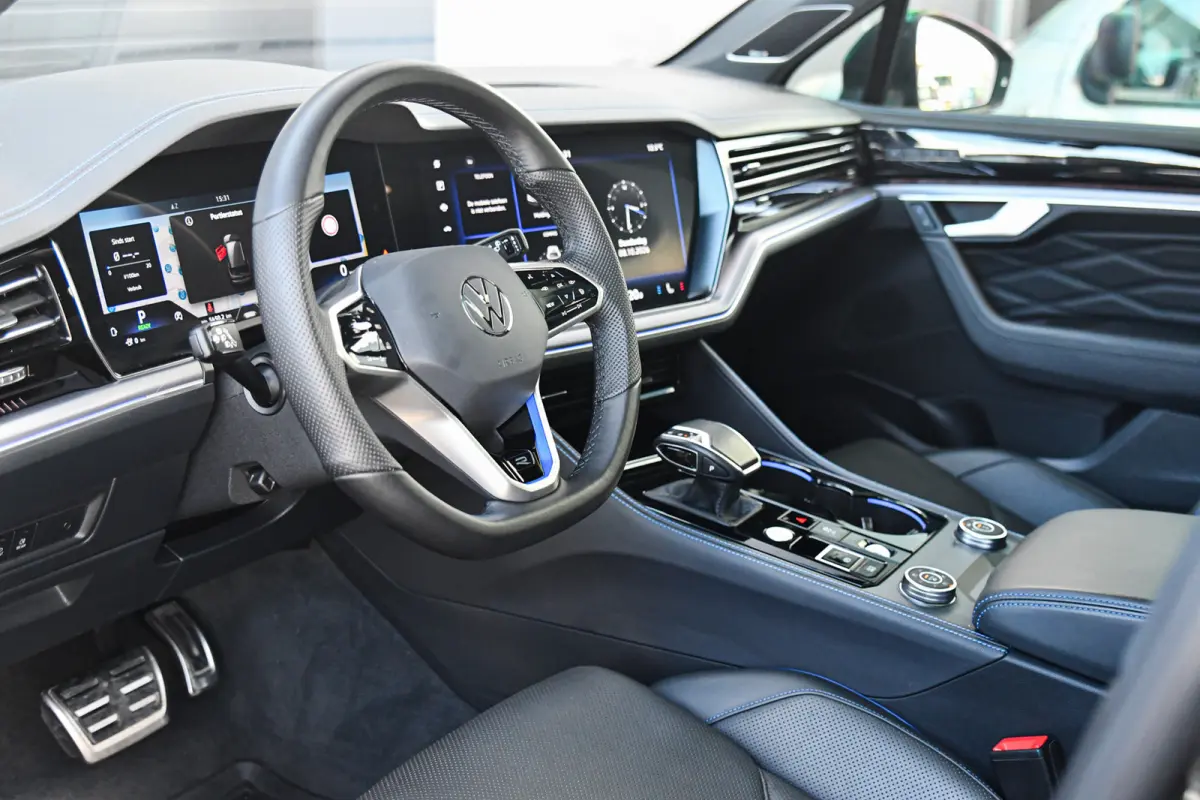 3.0 TSi eHybrid 4MOTION R-Line, Nachtzicht, Massage, Softclose, Luchtv, Dynaudio, Koeling, HUD, 360, Pano!