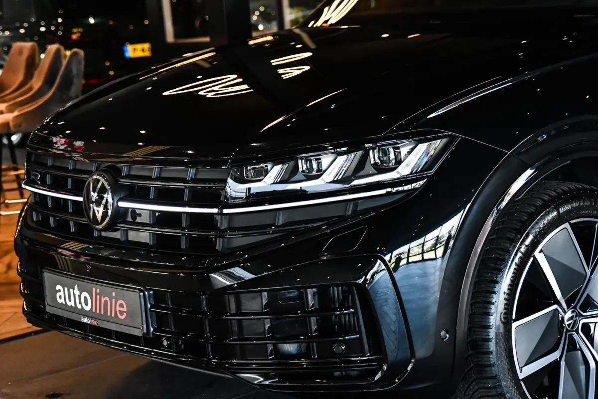 3.0 TSi eHybrid 4MOTION R-Line, Nachtzicht, Massage, Softclose, Luchtv, Dynaudio, Koeling, HUD, 360, Pano!