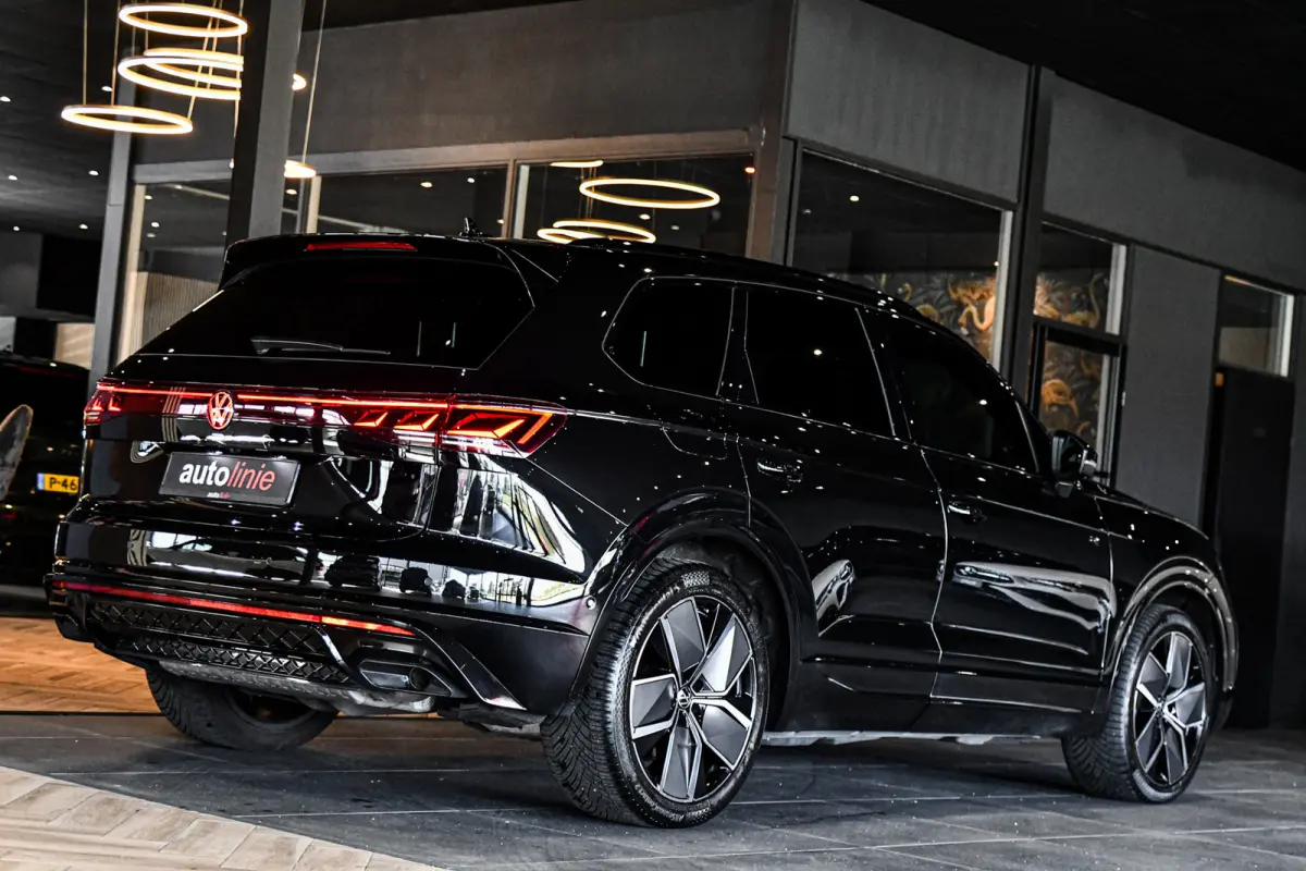 3.0 TSi eHybrid 4MOTION R-Line, Nachtzicht, Massage, Softclose, Luchtv, Dynaudio, Koeling, HUD, 360, Pano!